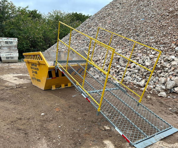 Home 11 img rampa para cacamba de entulho 2